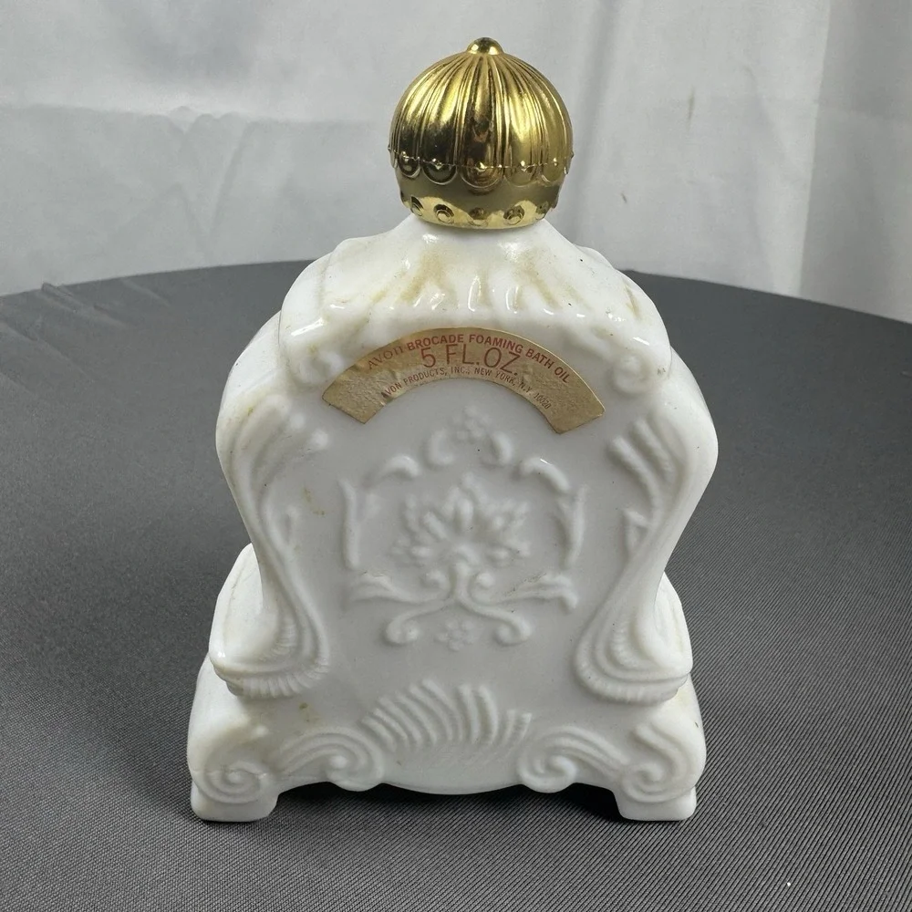 Vintage AVON Brocade White Milk Glass Mantel Clock Foaming‎ Bath Oil 5 oz